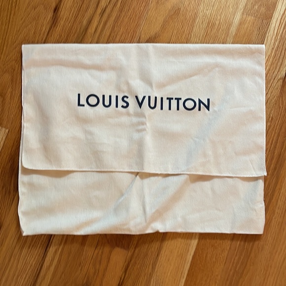 Louis Vuitton Box & Canvas Sack - Picture 4 of 5